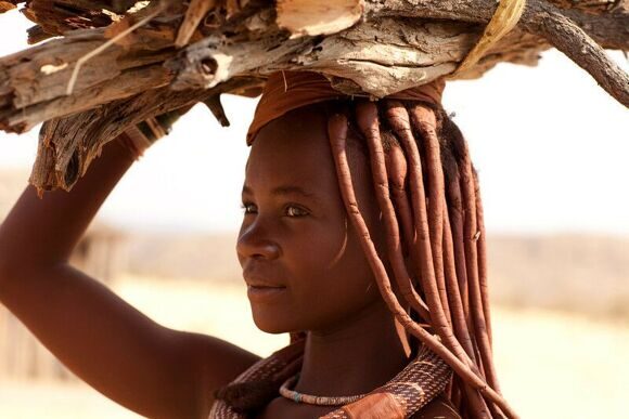 HIMBA WOMAN 6-L